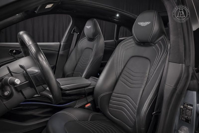 Aston Martin DBX bild 7