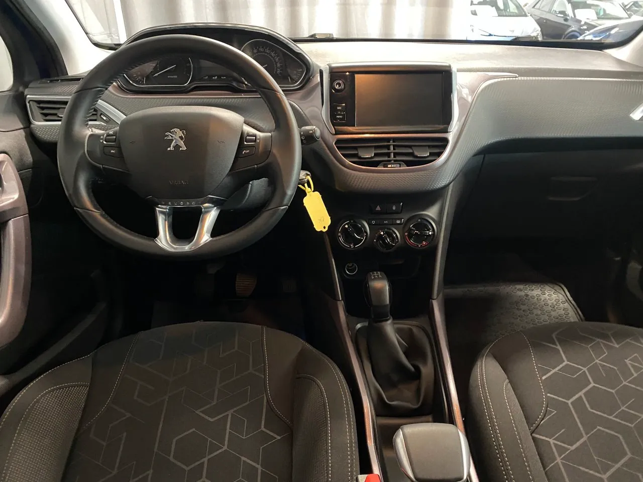 Vehicle image 7