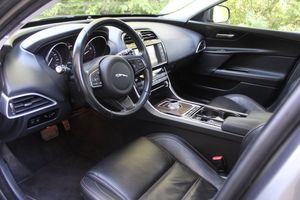 Jaguar XE bild 4
