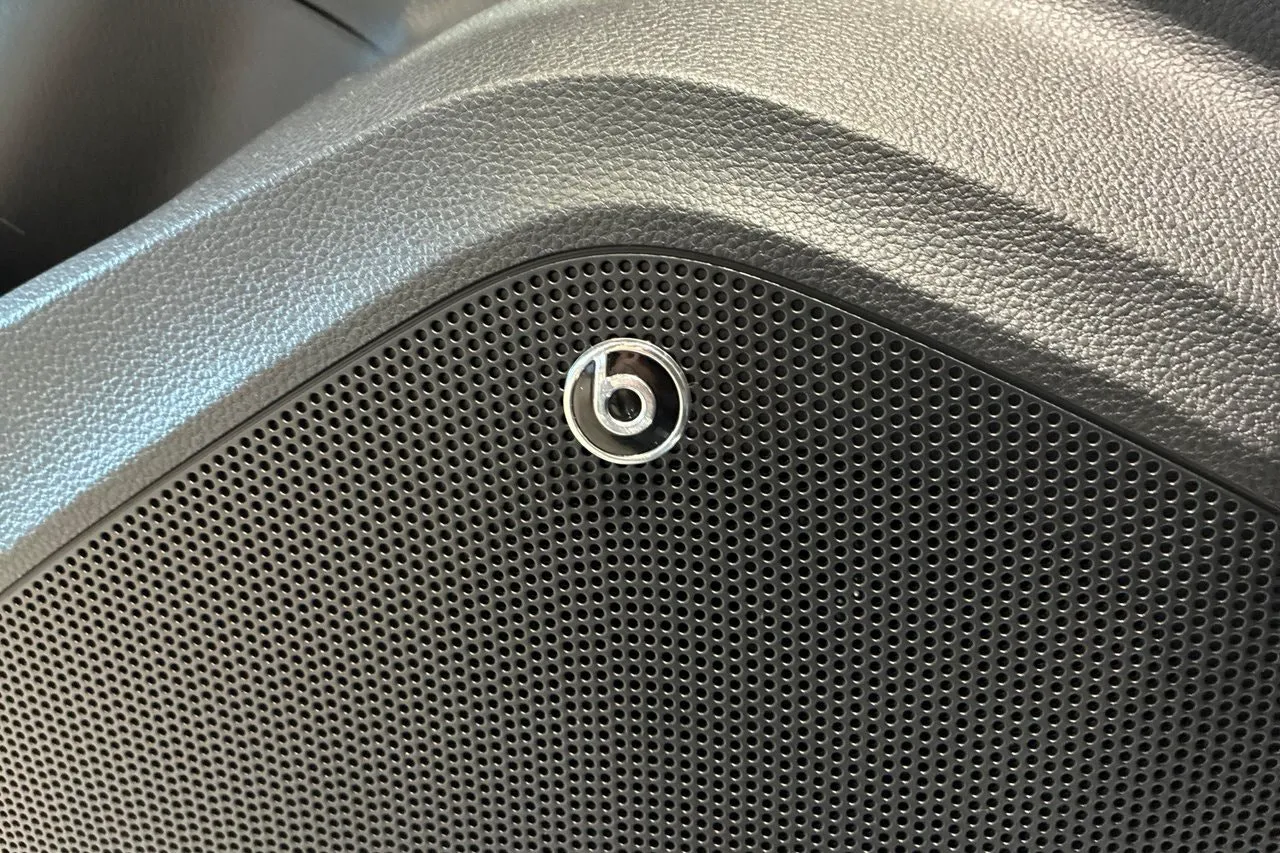 Vehicle image 20
