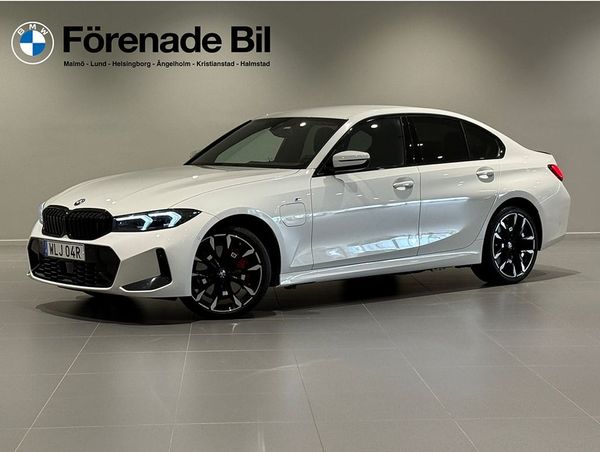 BMW 330 e xDrive Sedan M Sport Pro Drag AdptFartH H/K Comfort 19" - 2025