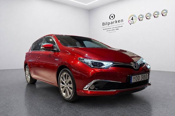Toyota Auris Hybrid e-CVT Executive | Kamera | 136hk - 2017