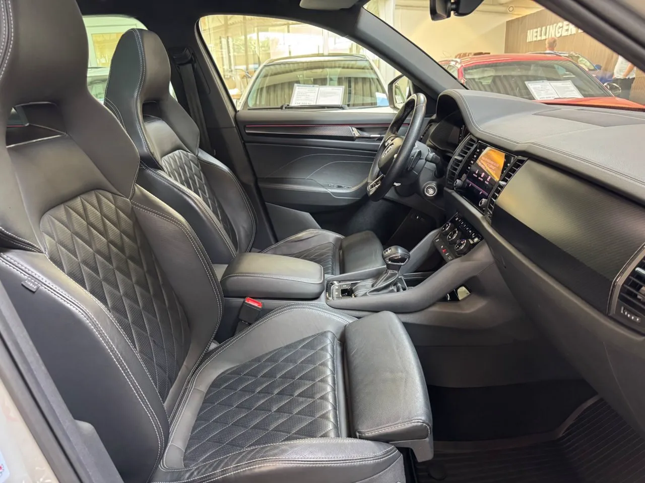 Vehicle image 6