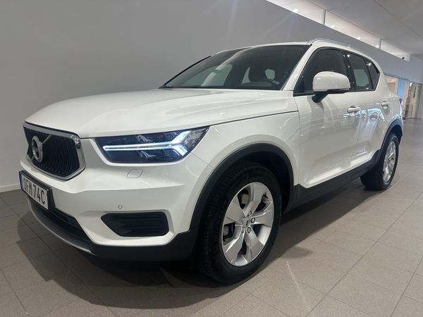Volvo XC40 B4 II FWD Bensin MomAdv NaviPro Edt / Navigation / Panoramatak / Dragkrok / Backkamera / - 2022