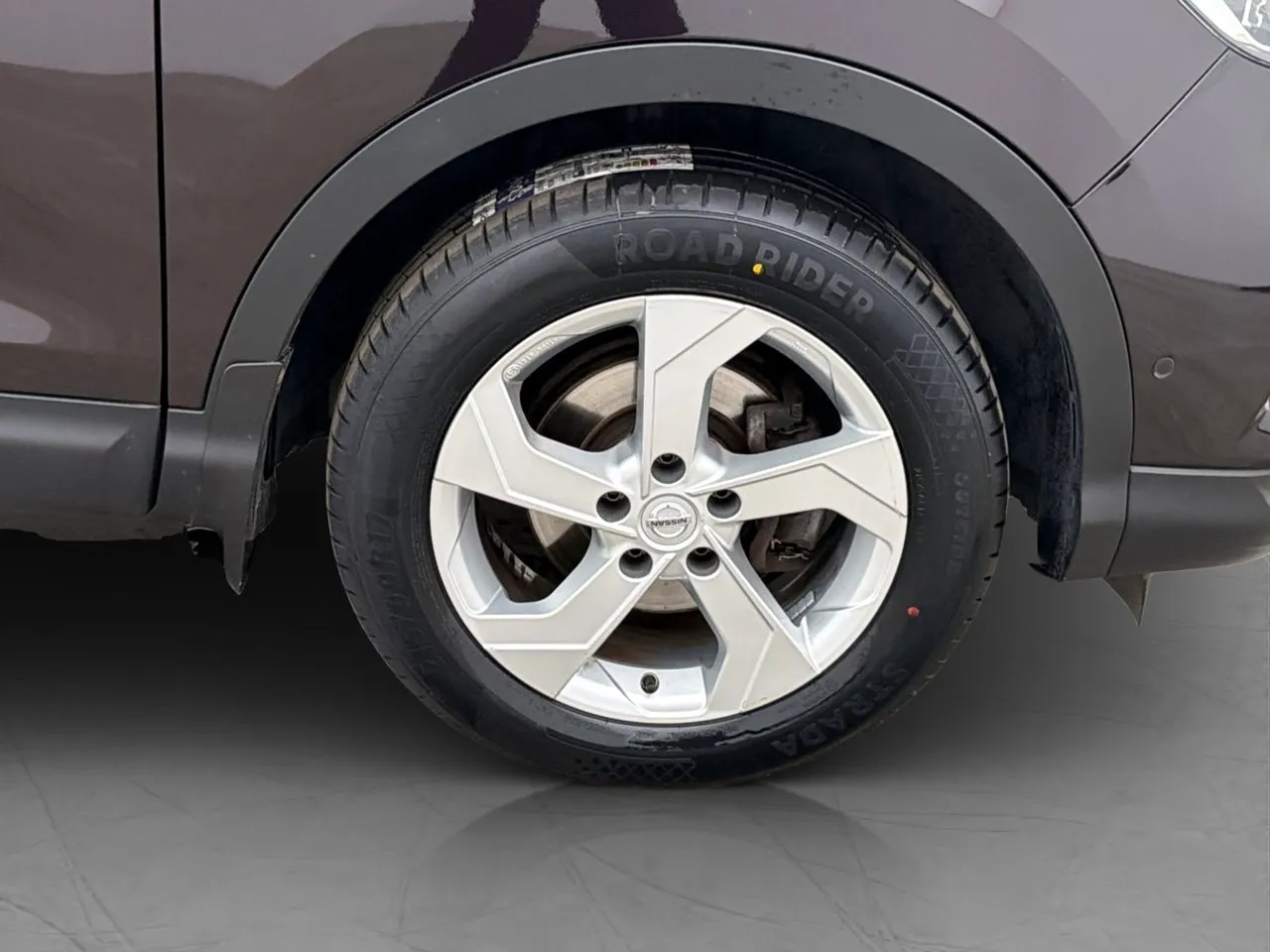 Vehicle image 30