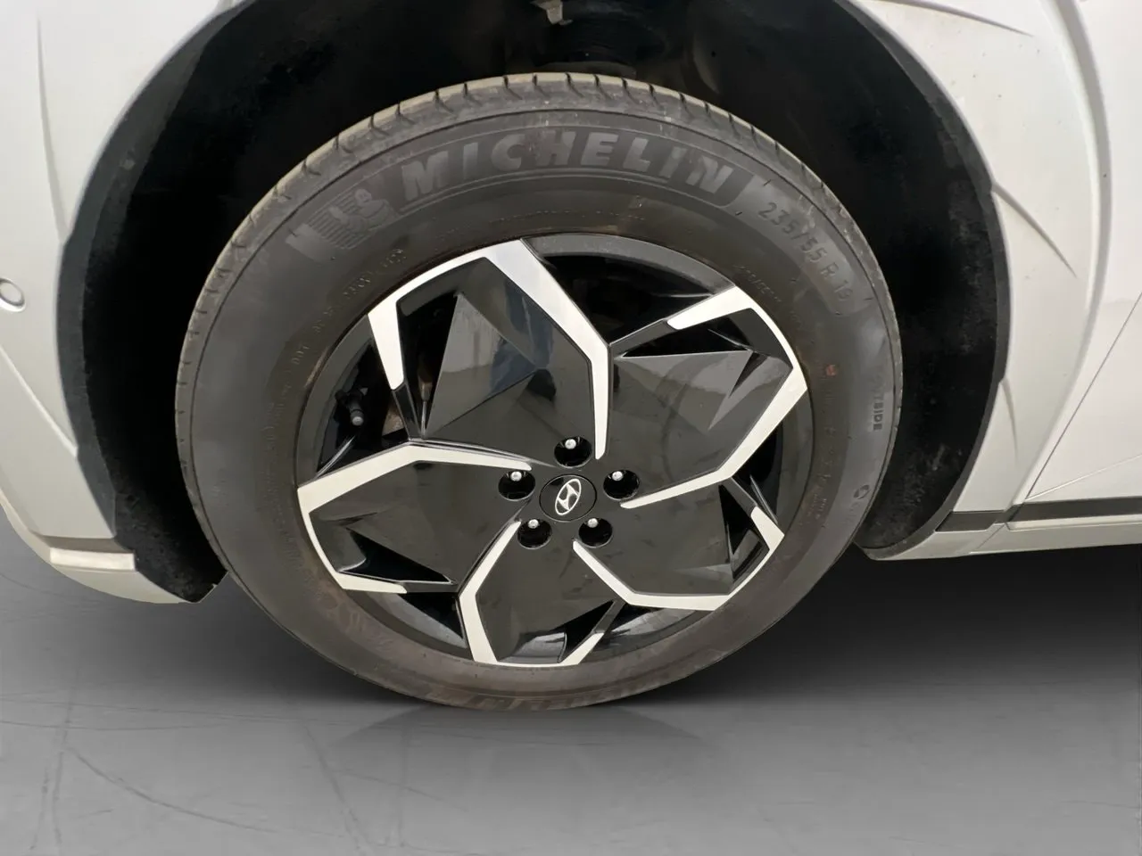 Vehicle image 32