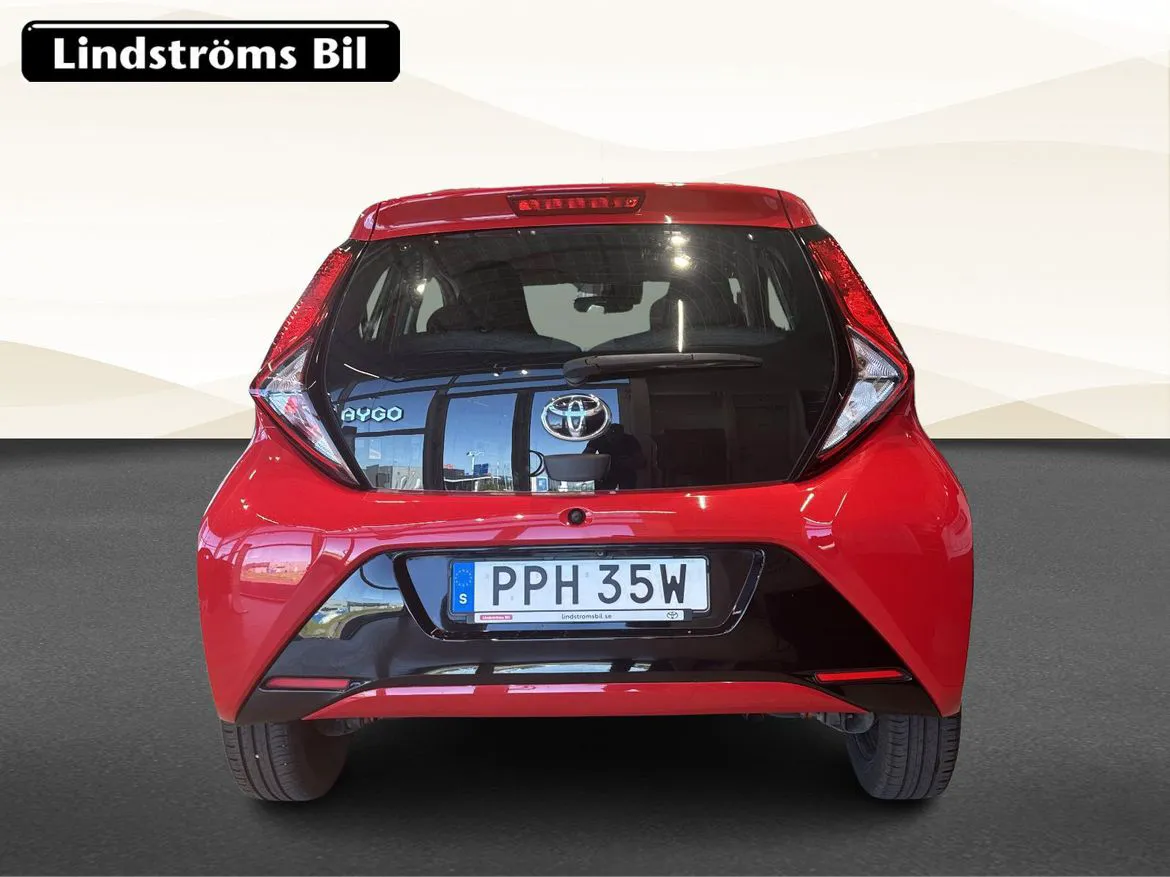 Vehicle image 7