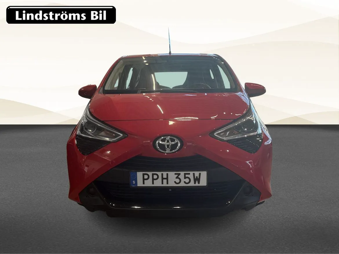 Vehicle image 8