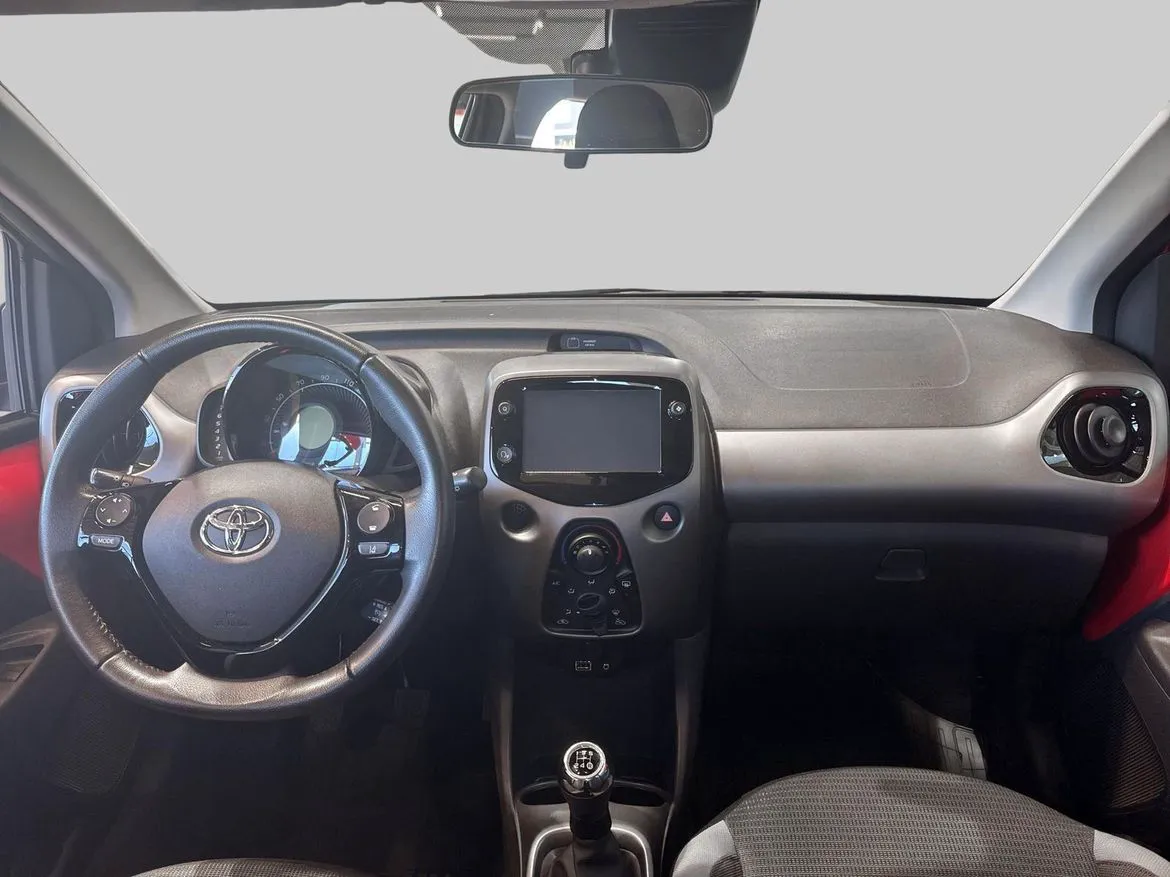 Vehicle image 11