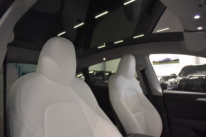 Tesla Model Y bild 13