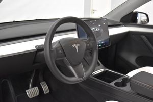 Tesla Model Y bild 9
