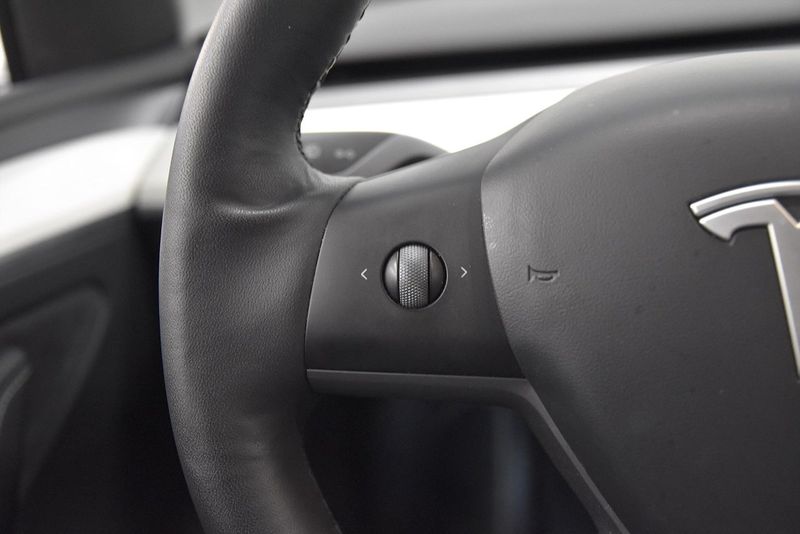 Tesla Model Y bild 10