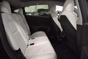 Tesla Model Y bild 14