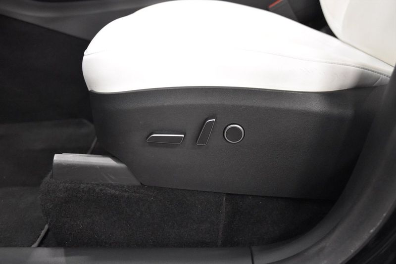 Tesla Model Y bild 16