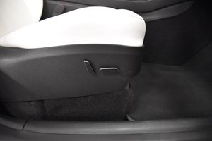 Tesla Model Y bild 15