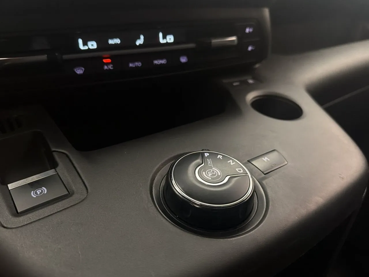 Vehicle image 24