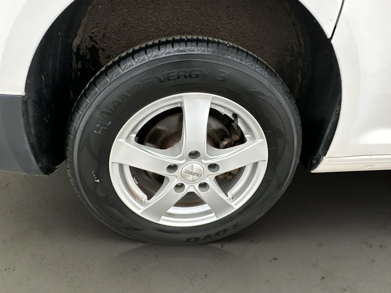 Vehicle image 24