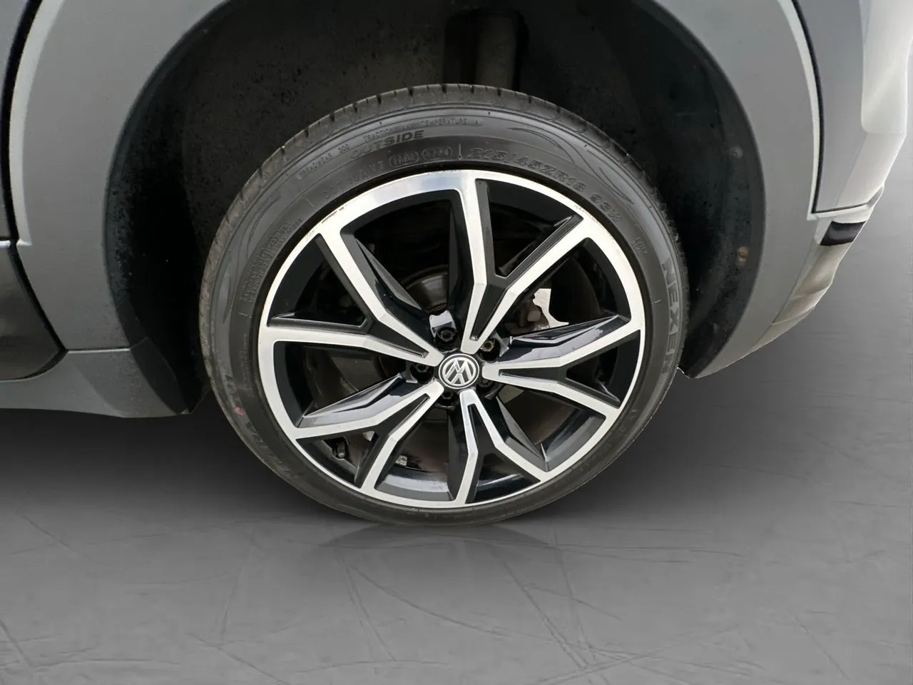 Vehicle image 24