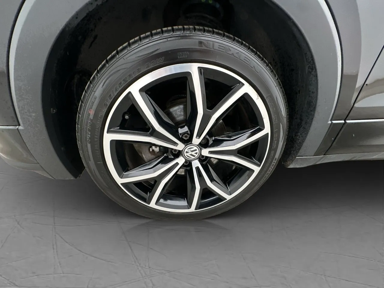 Vehicle image 23
