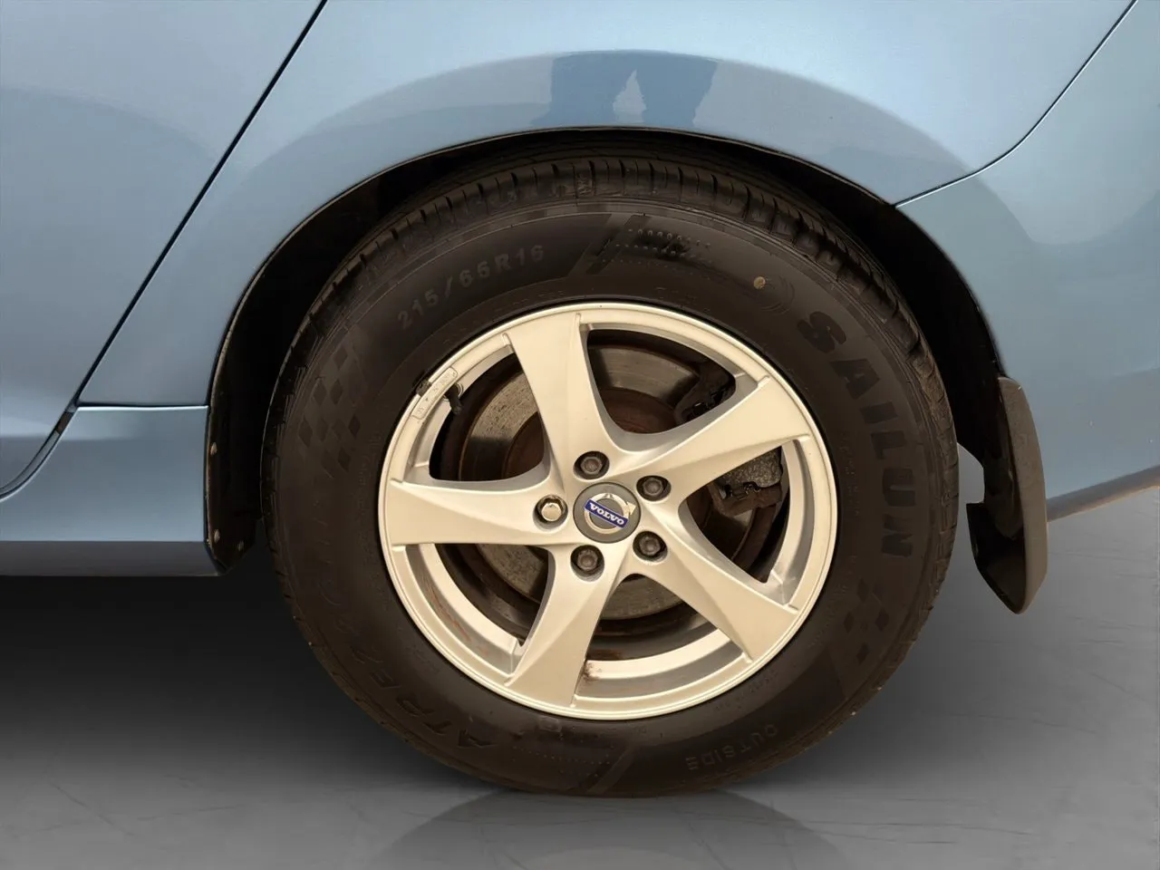 Vehicle image 23