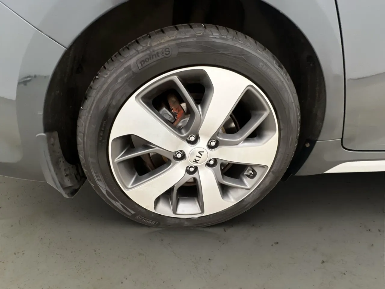 Vehicle image 33