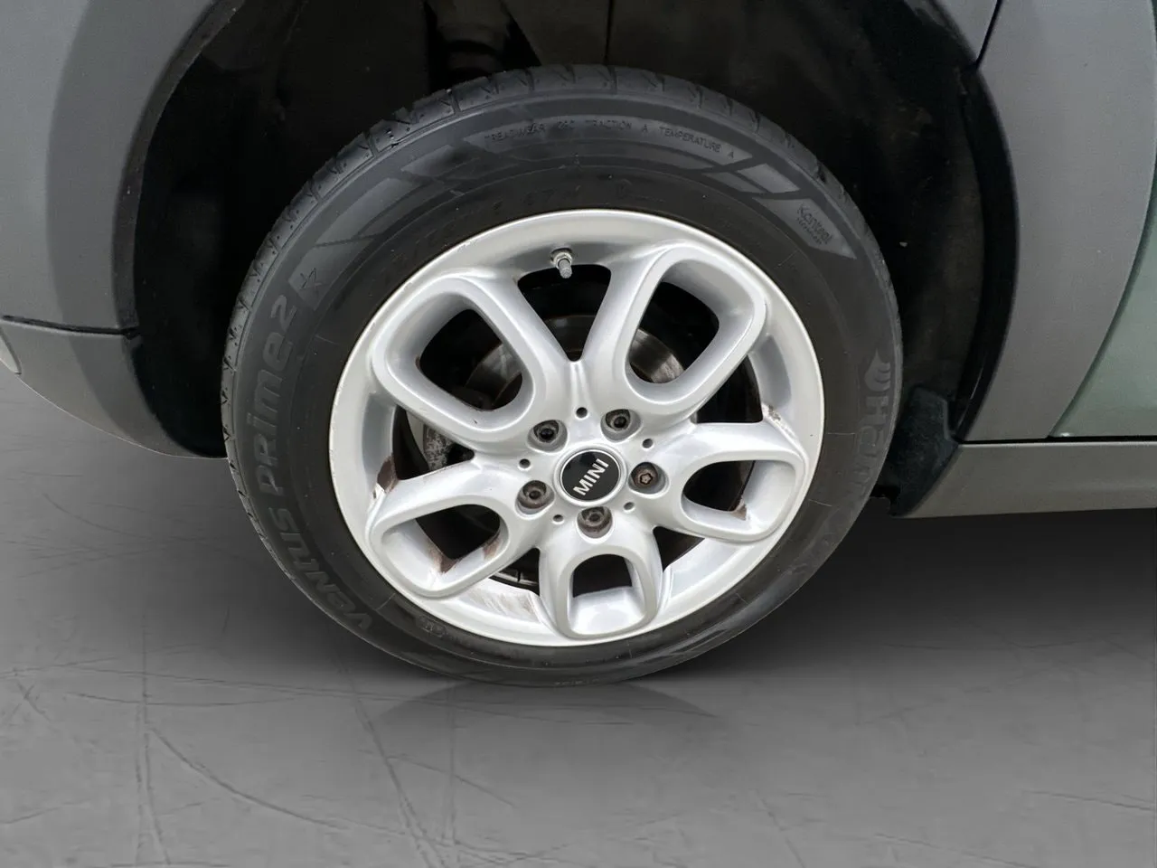 Vehicle image 28