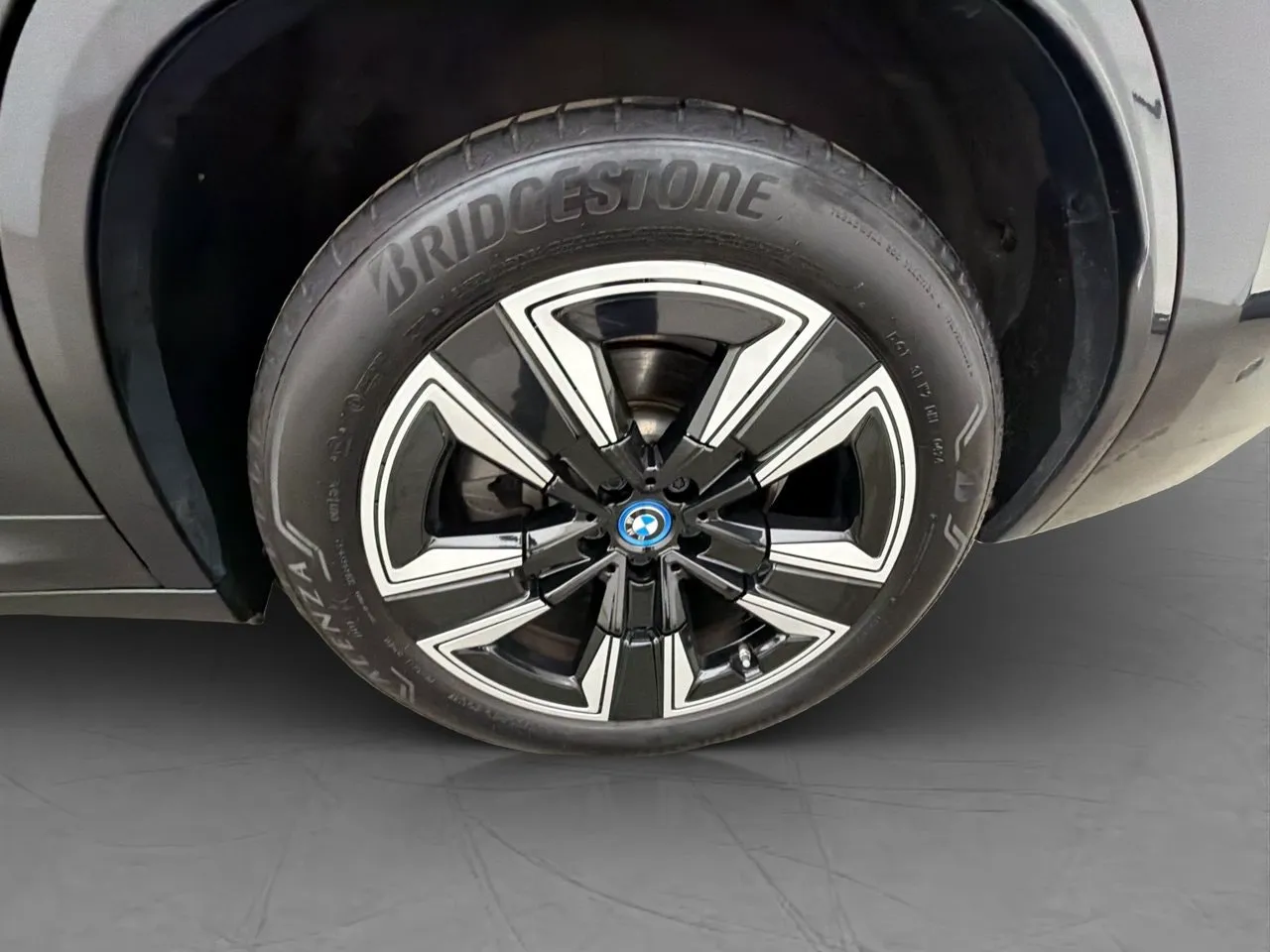 Vehicle image 33