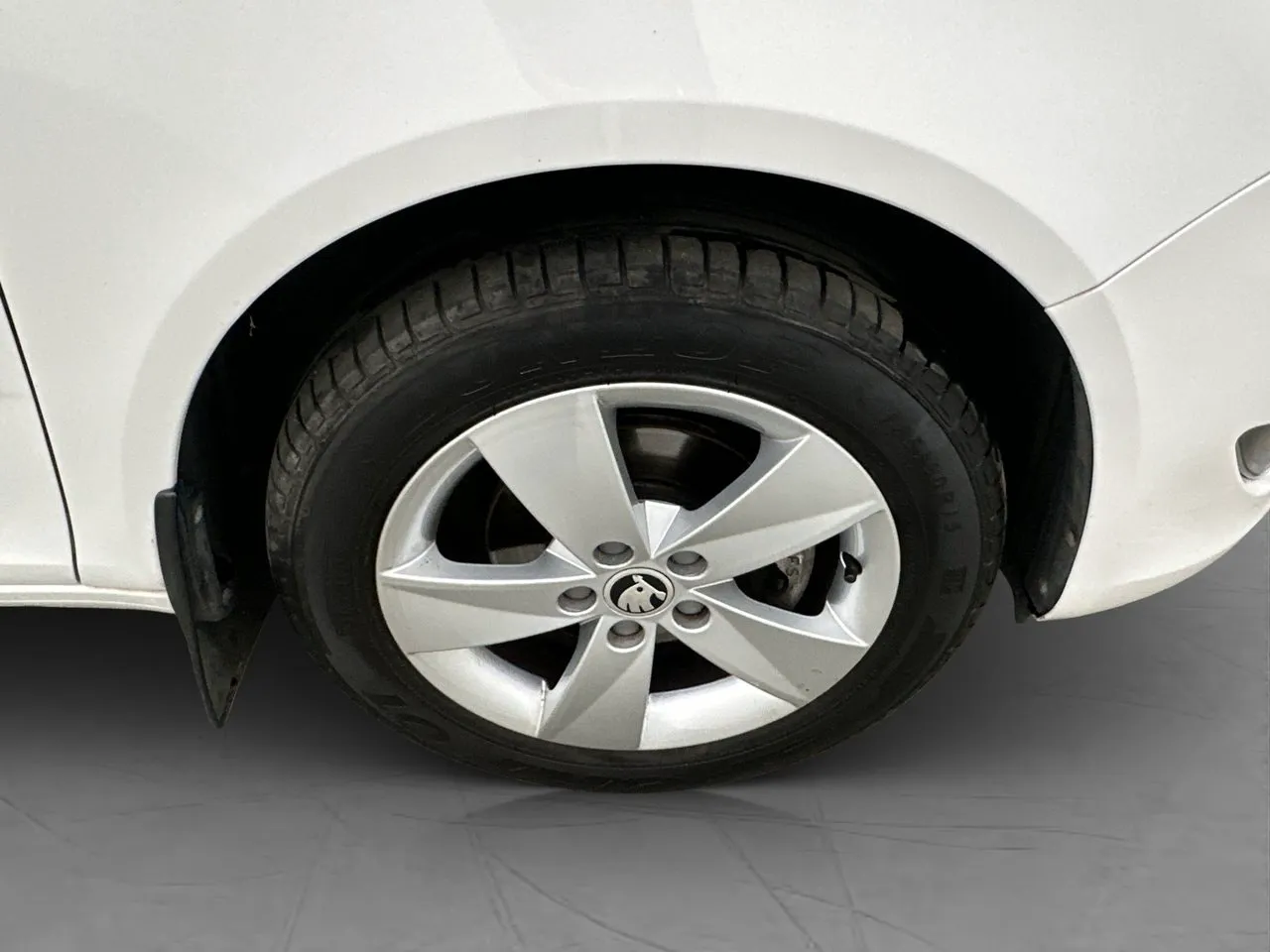 Vehicle image 25