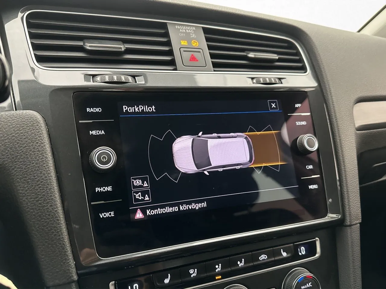 Vehicle image 18