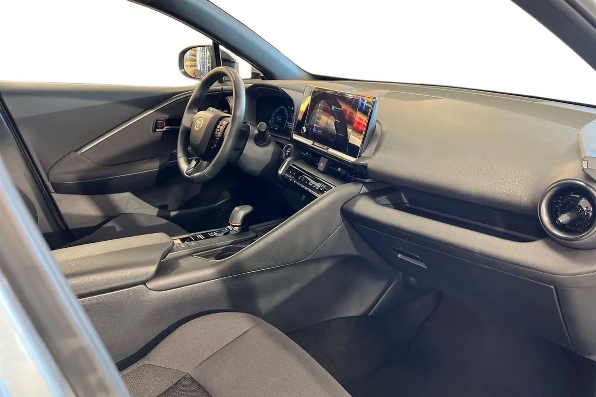 Vehicle image 6