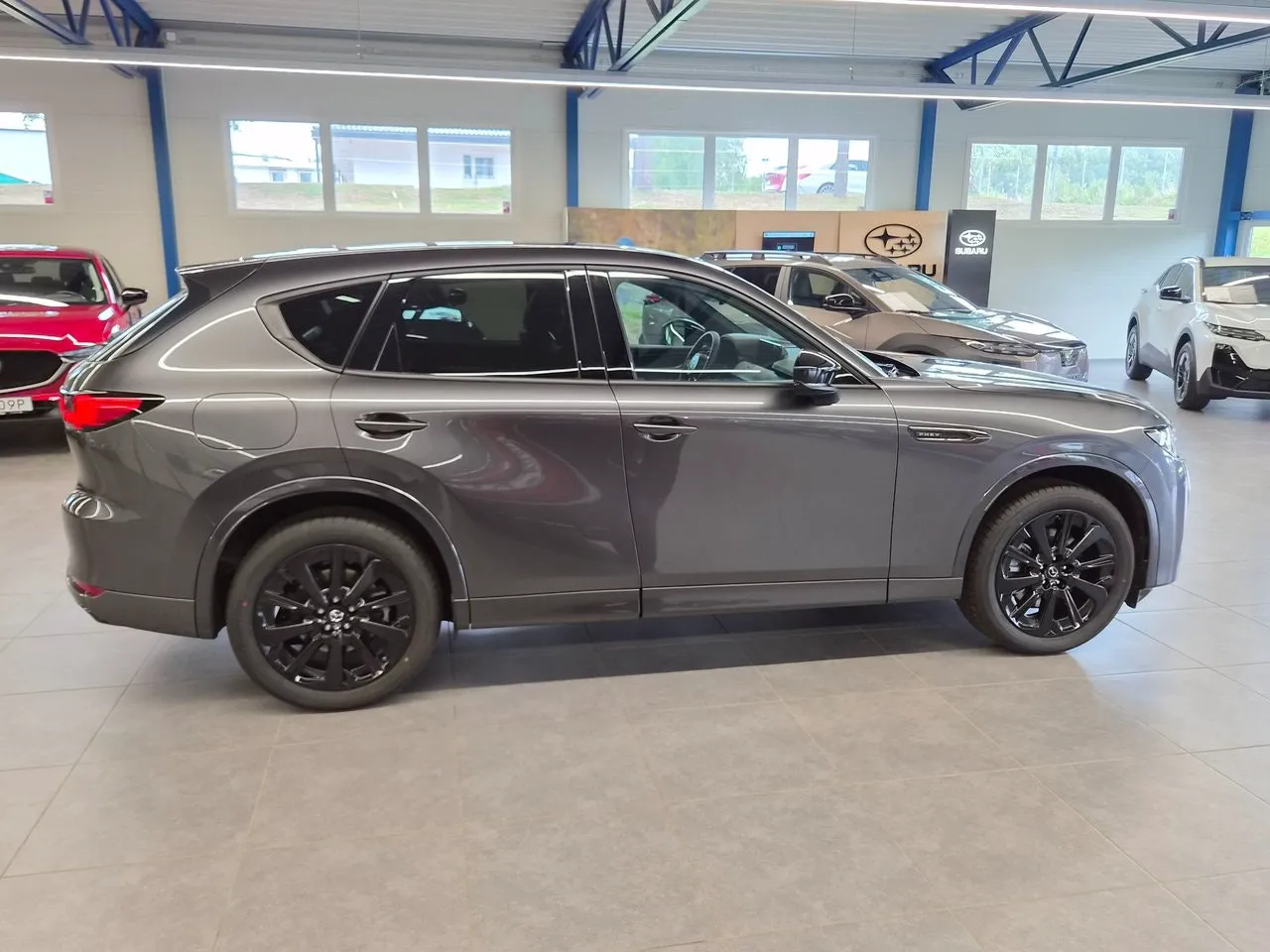 Vehicle image 4