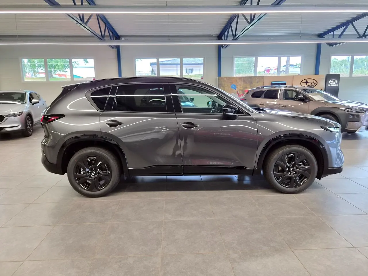 Vehicle image 4