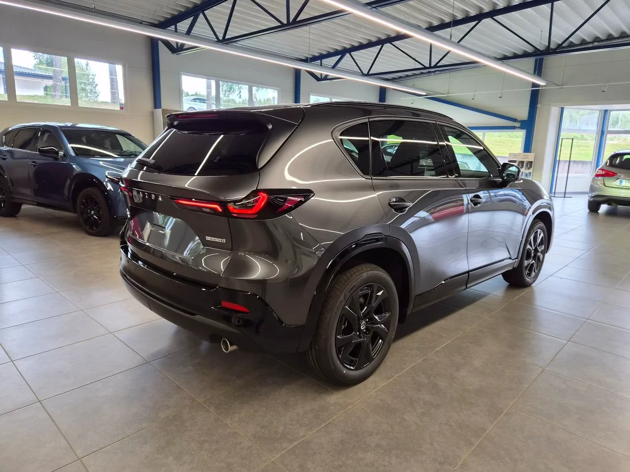 Vehicle image 3
