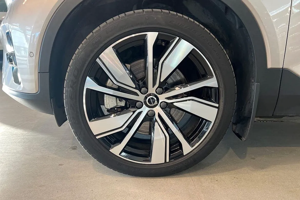 Vehicle image 22