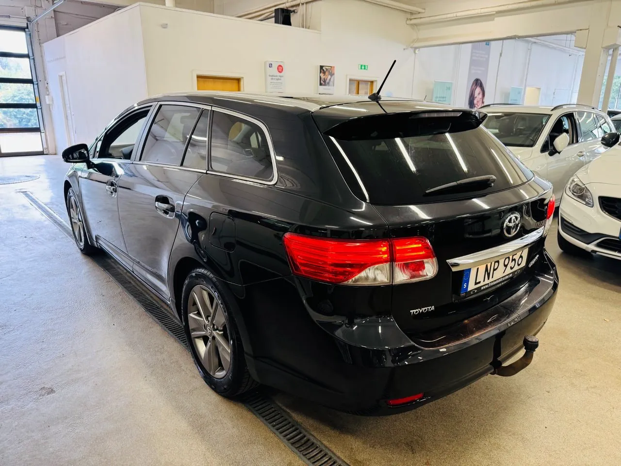 Vehicle image 15