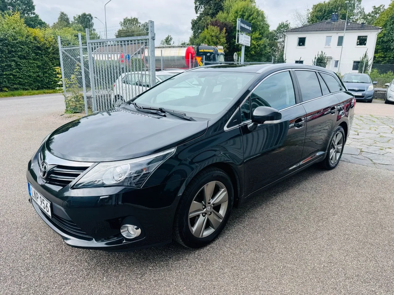 Vehicle image 8