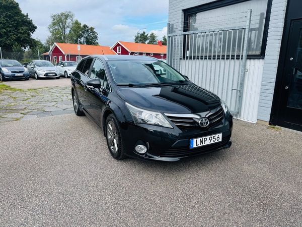 Toyota Avensis 1.8 147HK KOMBI EDITION 50 / DRAG / BACKKAMERA - 2014