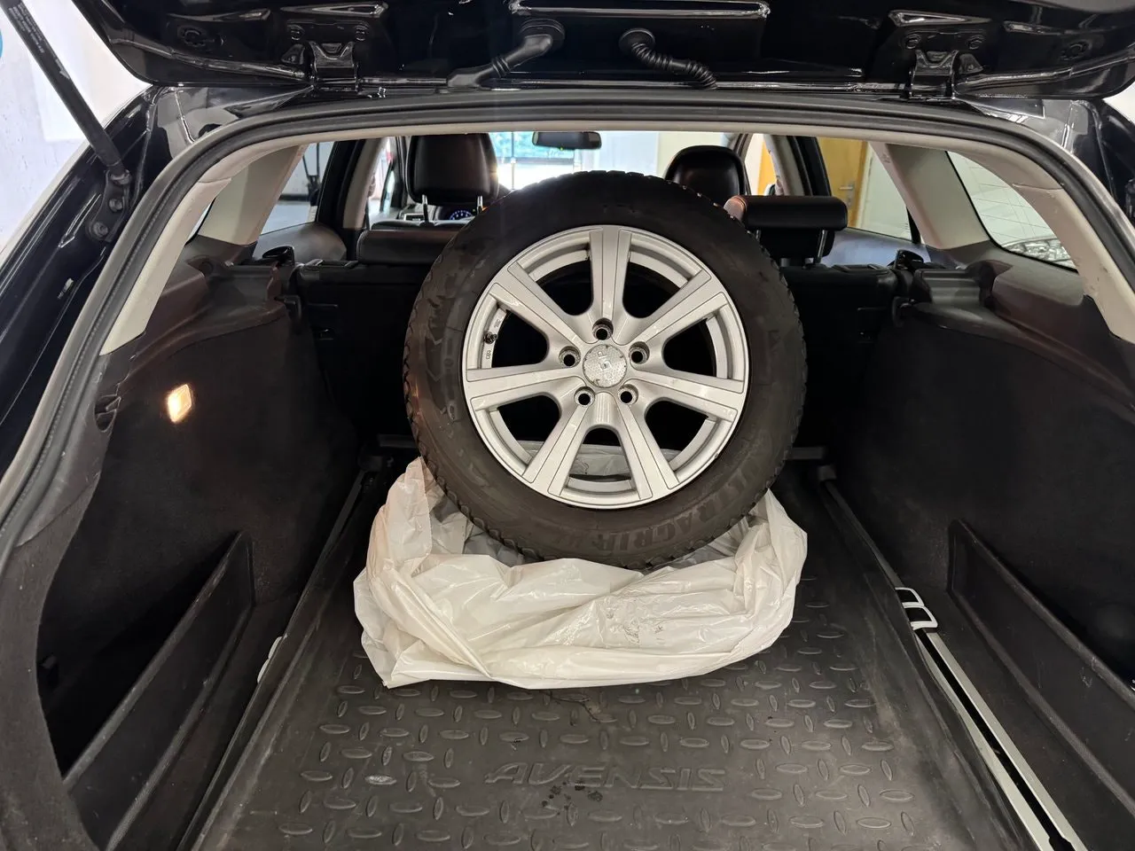 Vehicle image 11