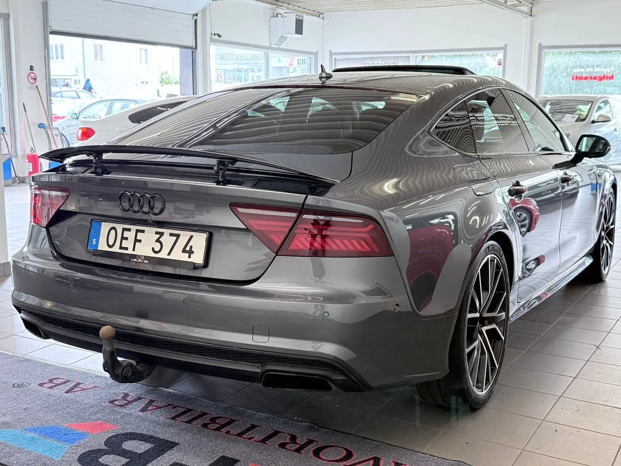 Vehicle image 25