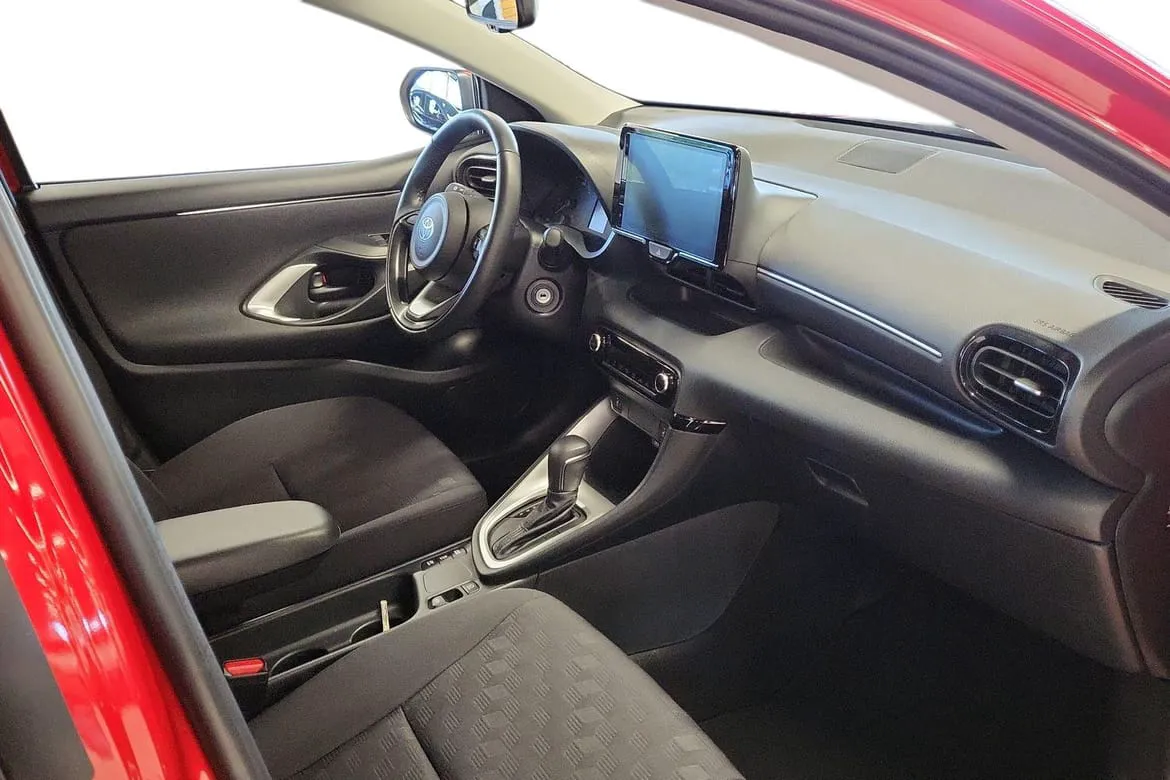 Vehicle image 6