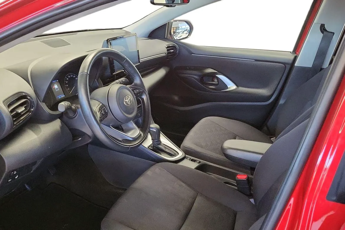 Vehicle image 12