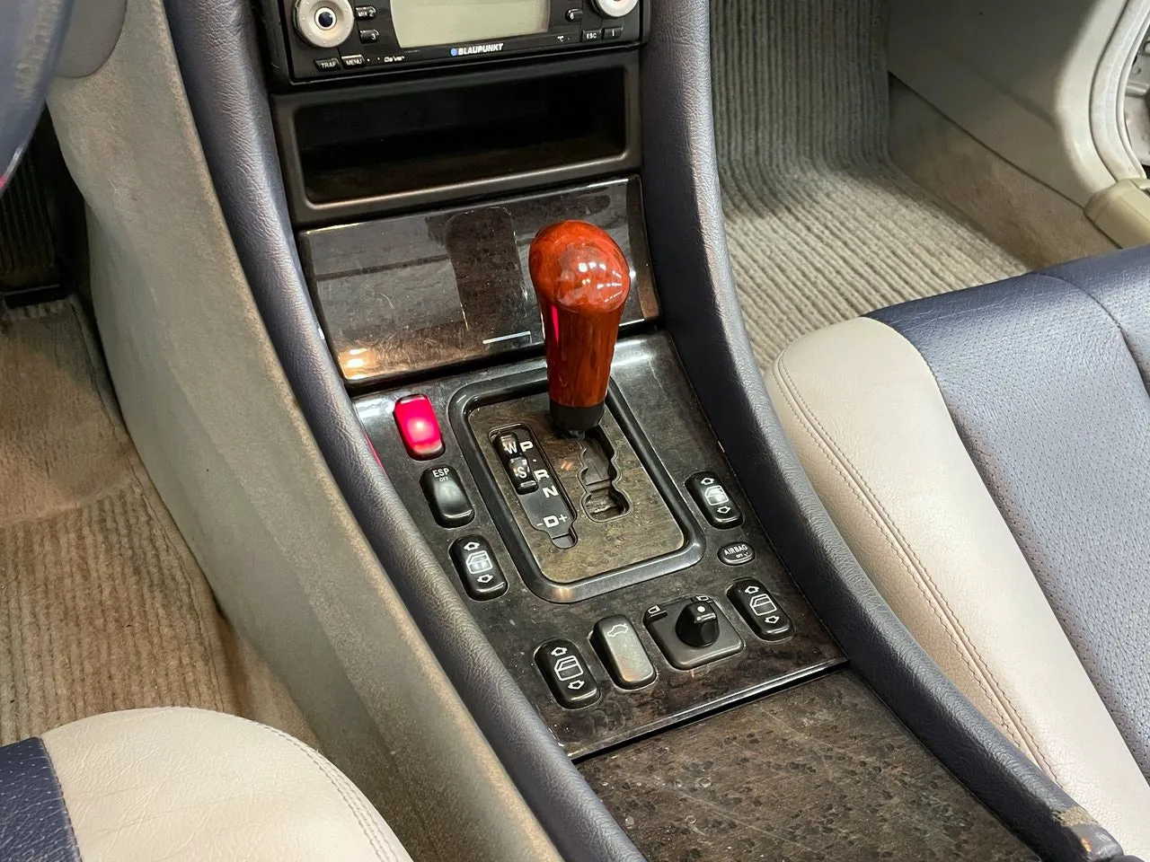 Vehicle image 18