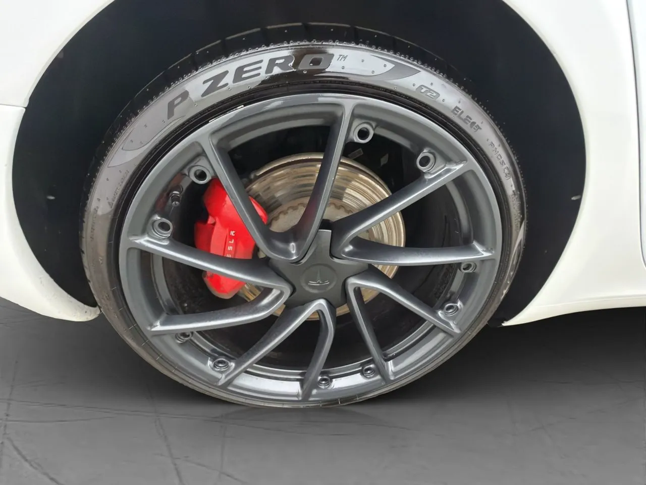Vehicle image 32