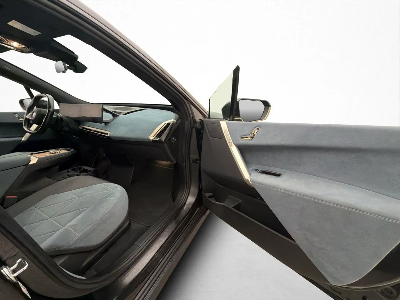 Vehicle image 32