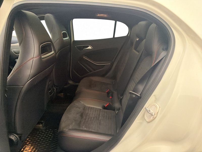 Mercedes GLA220 bild 16