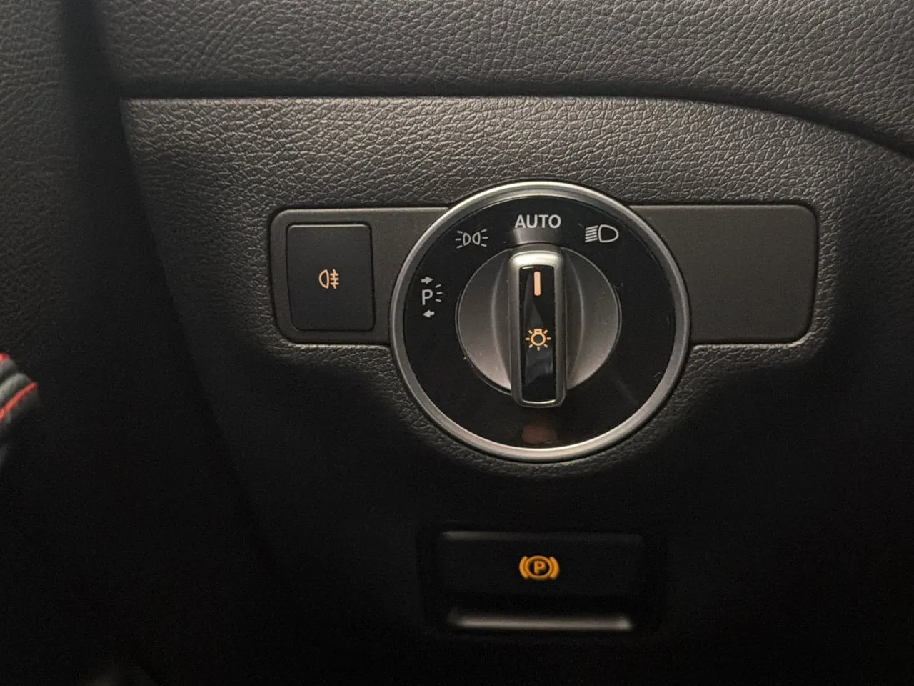 Vehicle image 26