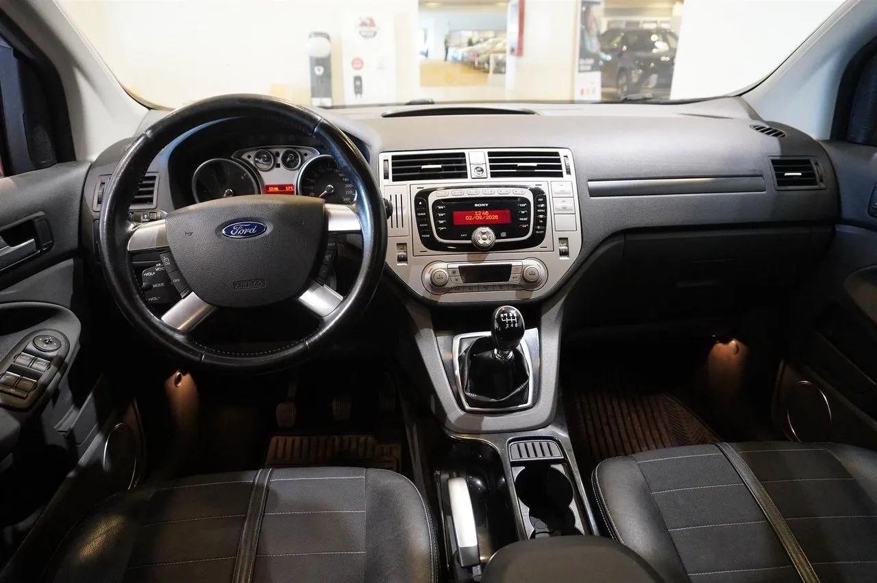 Vehicle image 10