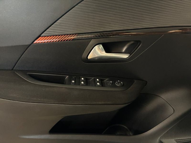 Peugeot 208 bild 11