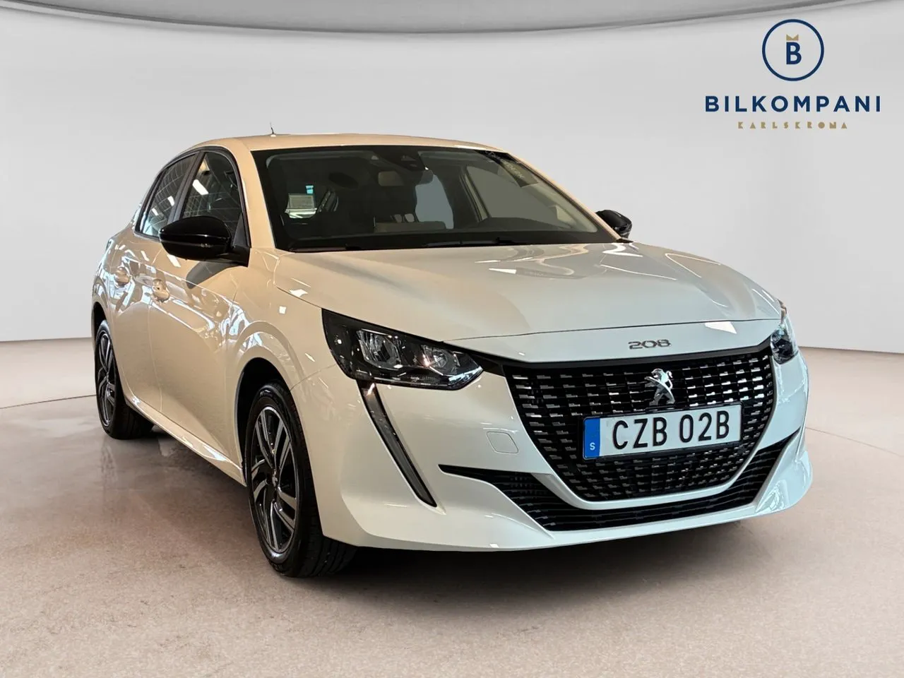 Vehicle image 6