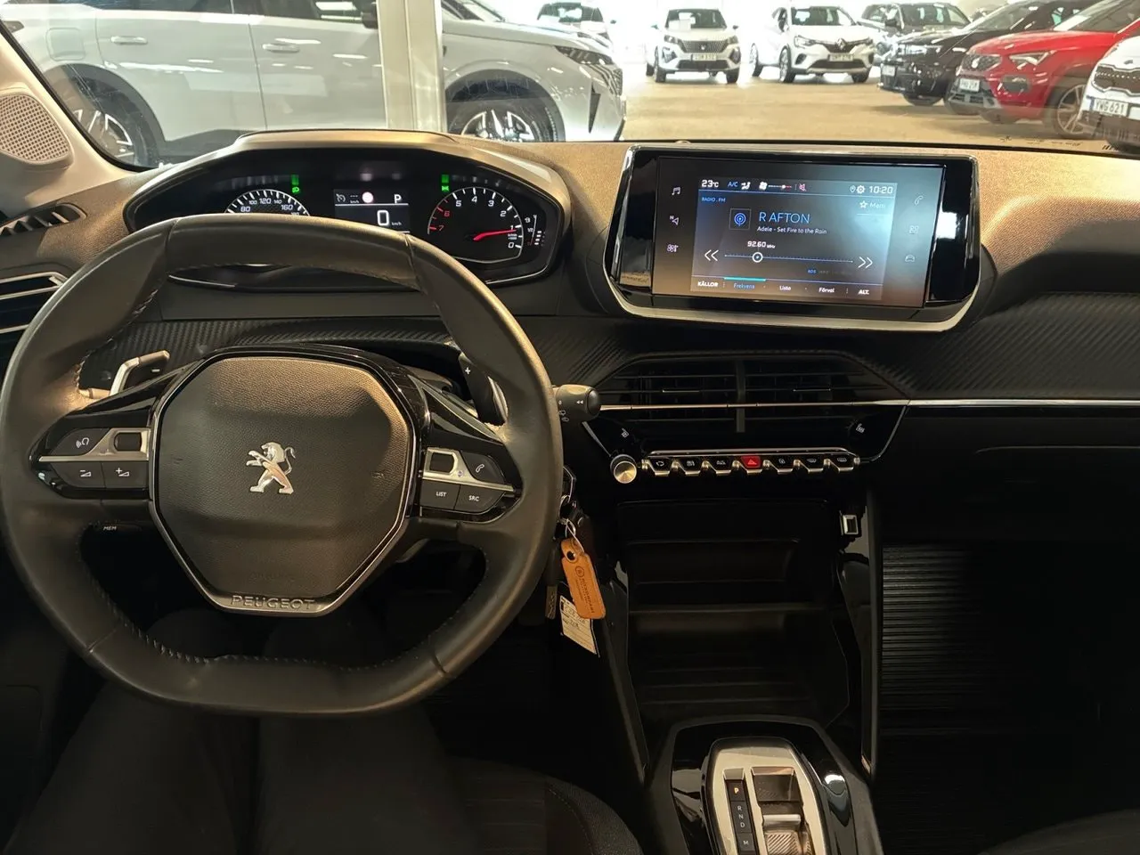 Vehicle image 14